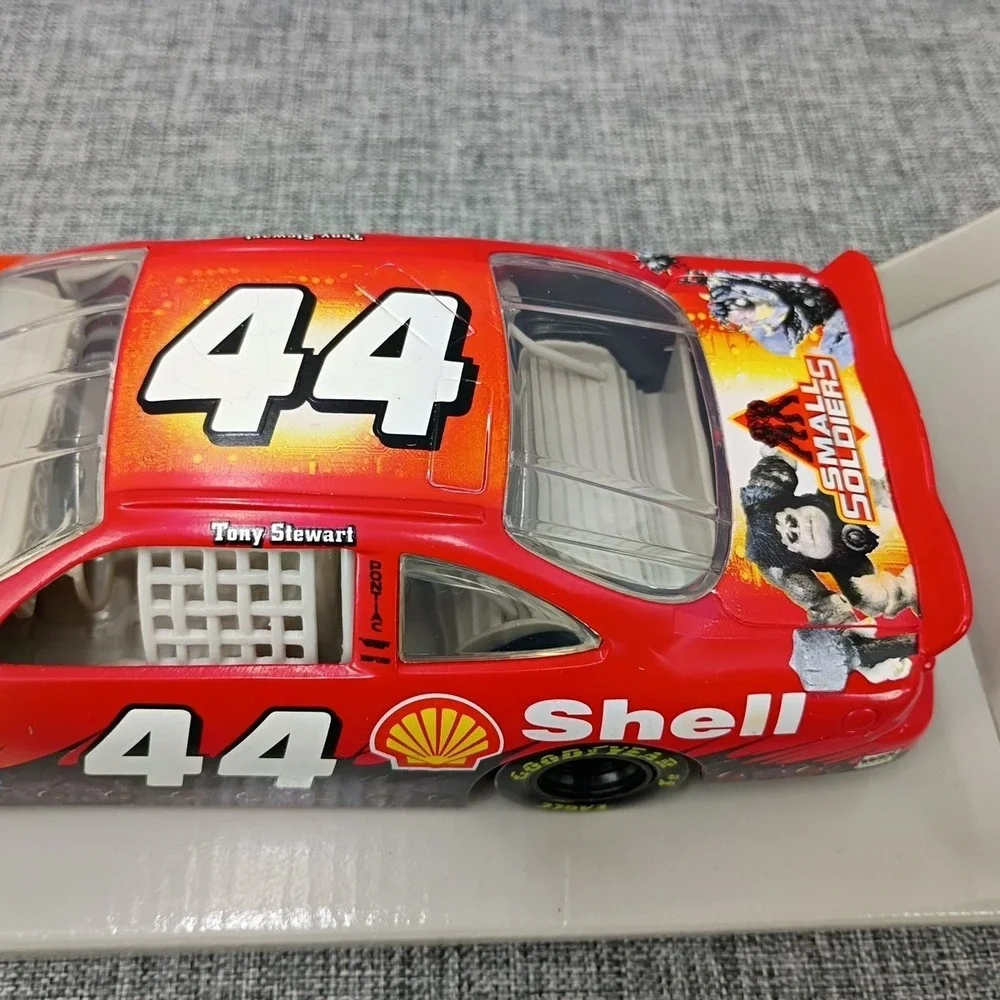 1:24 Winners Circle Diecast 1998 Tony Stewart #44 Small Soldiers Shell Nascar